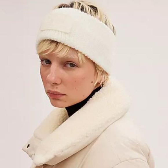 COACH Cable Knit Winter Headband - Picture 1 of 4